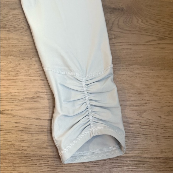 *NWT* Under Armour Women’s Heatgear Baby Blue Ankle Leggings Size XL - Picture 6 of 8